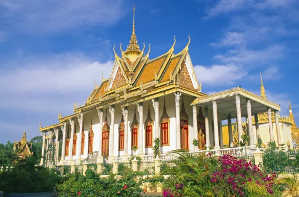 Royal Palace in Chey Chumneas, featuring a Khmer architectural style